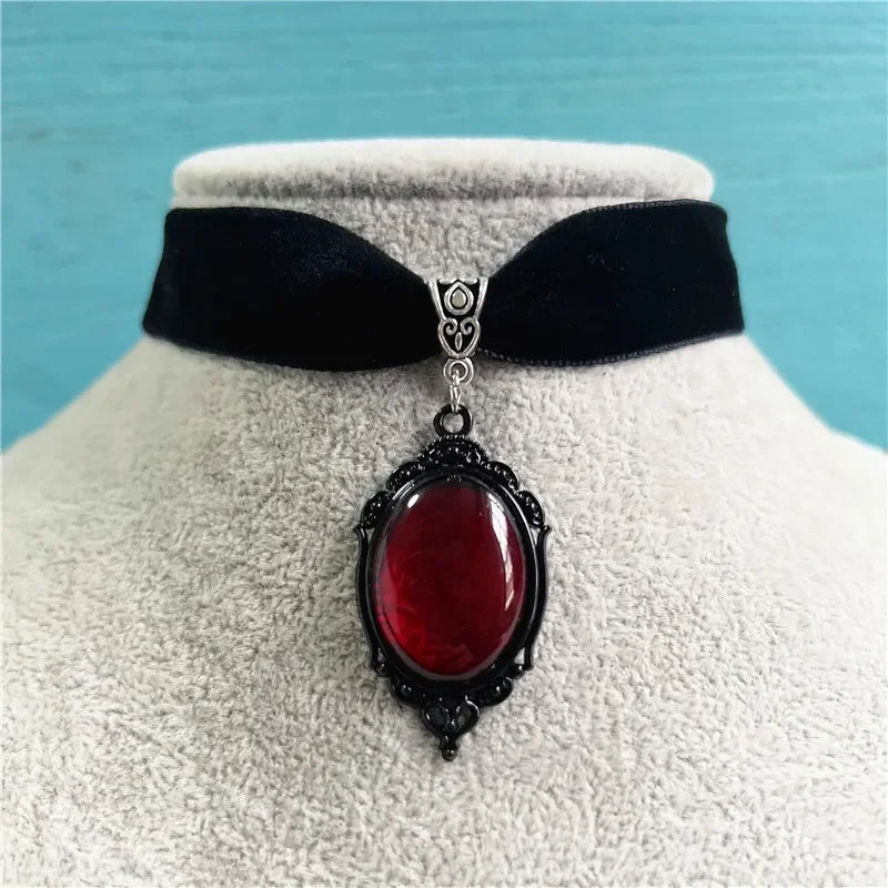 Gothic Vampire Cameo Pendant Choker Velvet Necklace for Women Fashion Pagan Witchcraft Jewelry Female Gifts Creative Punk Choker