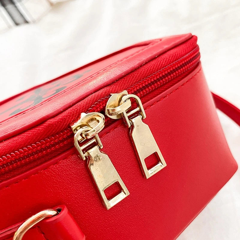 Retro Gothic Shoulder Bag Halloween Handbag Cross Crossbody Bag Coffin Shape Purses for Women Girls Theme Party