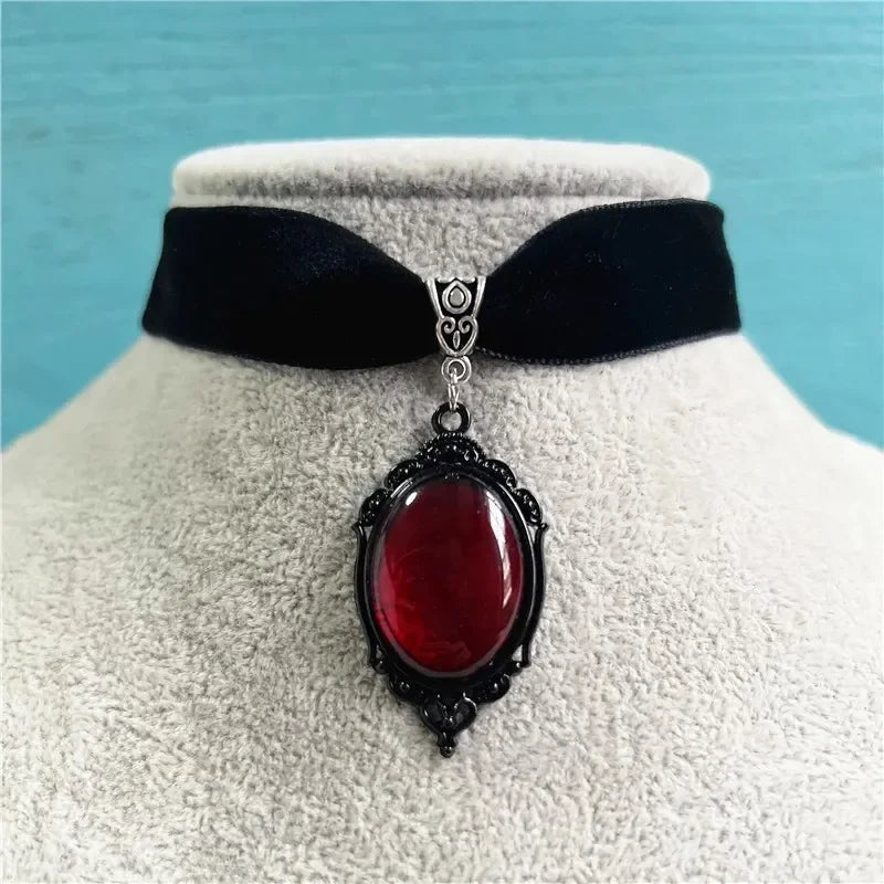 Gothic Vampire Cameo Pendant Choker Velvet Necklace for Women Fashion Pagan Witchcraft Jewelry Female Gifts Creative Punk Choker